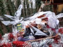 nog een kerstmand te koop bij SOS wilde dieren